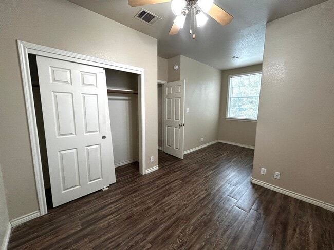Building Photo - 408 Nelray Blvd