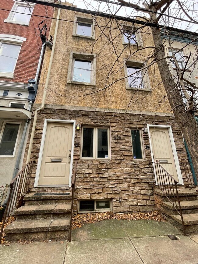 Modern Bi-Level 1st Fl. 2 Bed, 2 Bath Nor... - Modern  Bi-Level 1st Fl. 2 Bed, 2 Bath Nor...