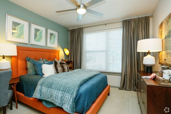 Building Photo - Your New Apartment Comes with 1 Month FREE!