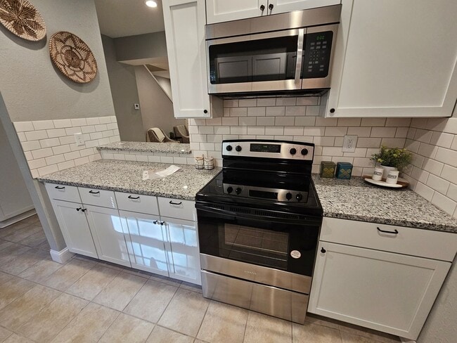 Building Photo - 1416 Maple Ln