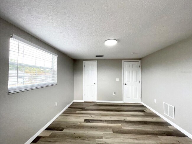 Building Photo - 11241 Yewtree Ave