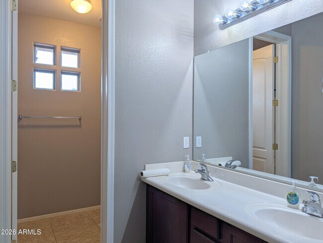 Building Photo - 3858 E Morelos St