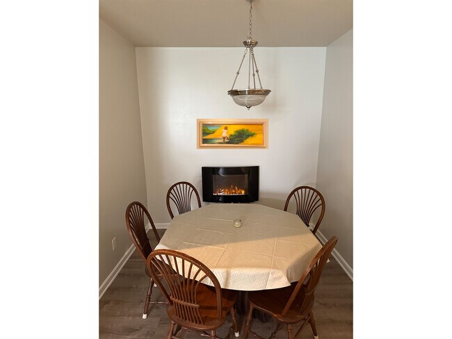 Building Photo - 270 Riverbend Dr