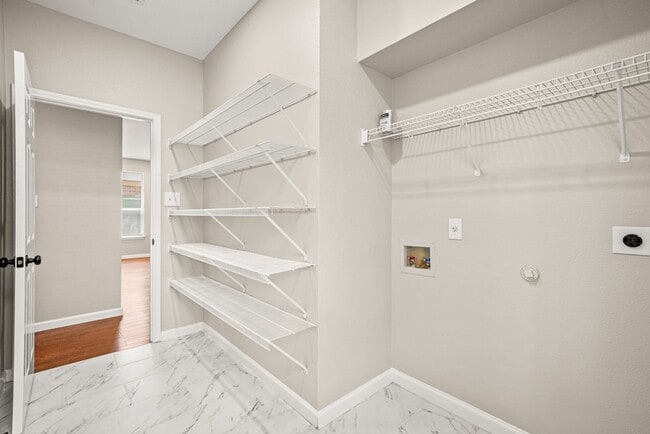Building Photo - For Rent! Updated Single Story in Sonoma R...