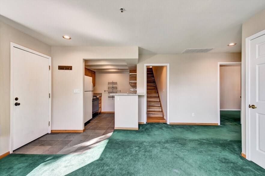 Building Photo - 616 Gravatt Dr