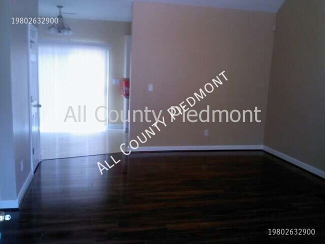 Building Photo - 9819 Forest Run Ln