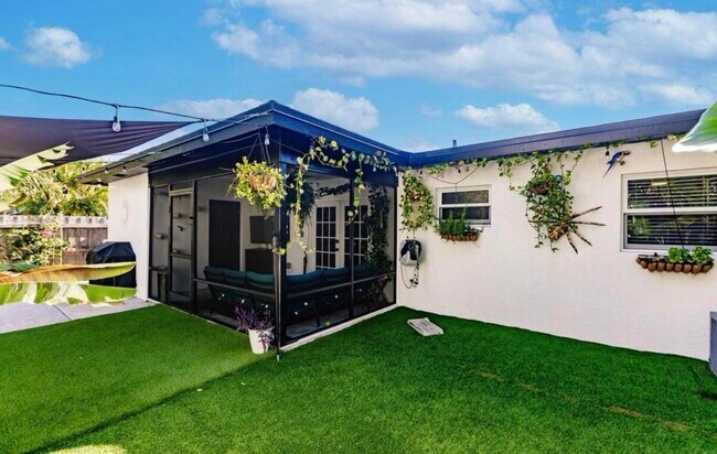 Building Photo - 1605 N N St