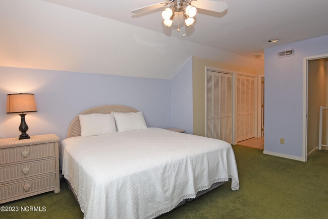 Building Photo - 6338 Oleander Dr