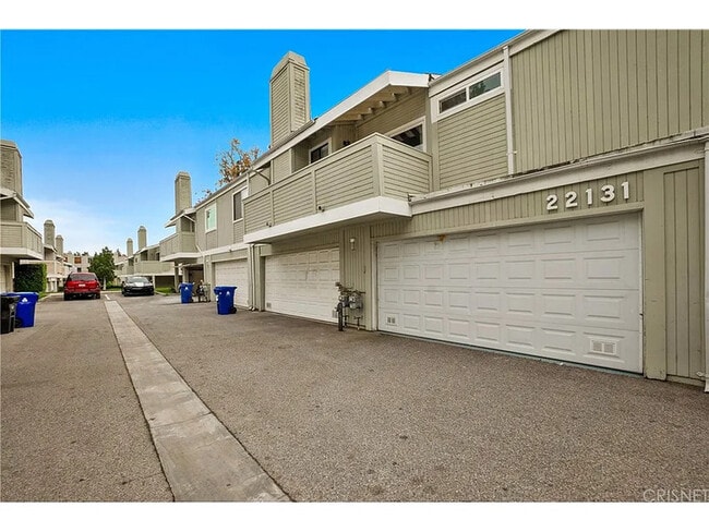 Building Photo - 22131 Burbank Blvd