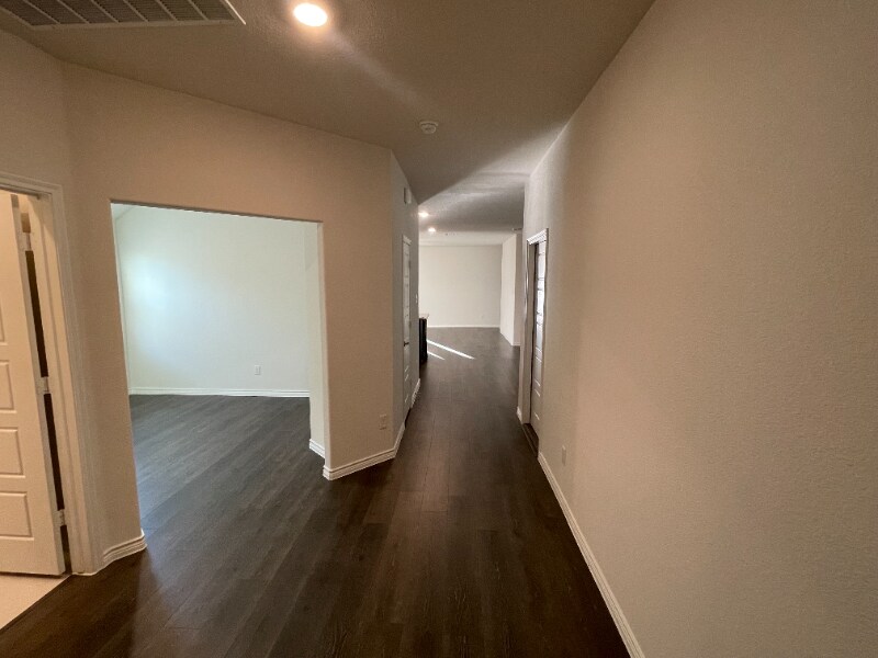 Building Photo - 759 Philadelphia St