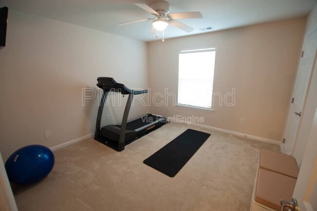 Building Photo - 2200 Thomas Kenney Dr