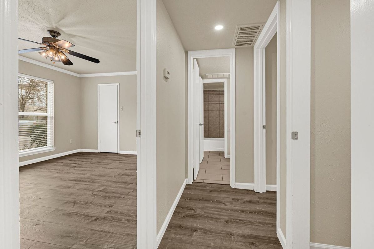 Building Photo - 1817 Commonwealth St