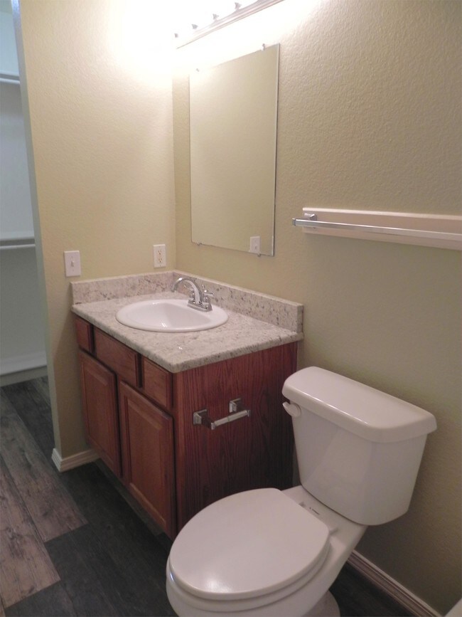 Building Photo - 1011 W 23rd St