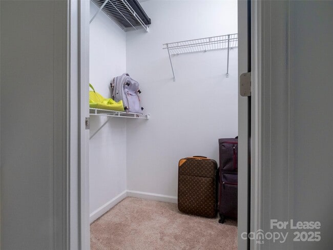 Building Photo - 9547 Glenburn Ln