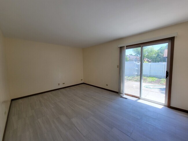 Building Photo - 1820 77th St