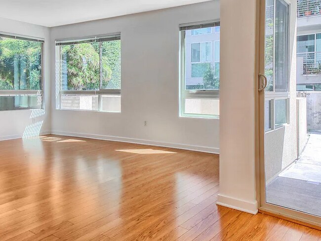 Building Photo - 235 San Pedro St