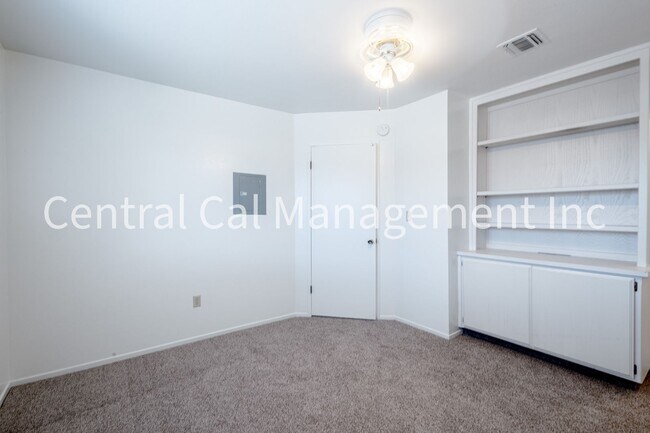 Building Photo - 4207 Eton St
