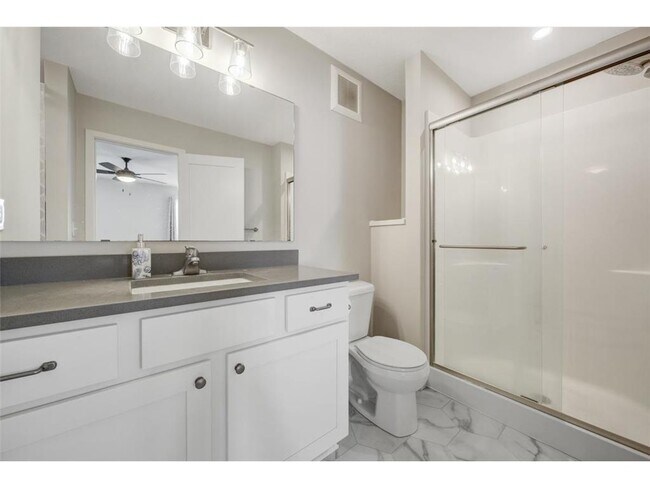 Building Photo - 1731 Riverside Dr