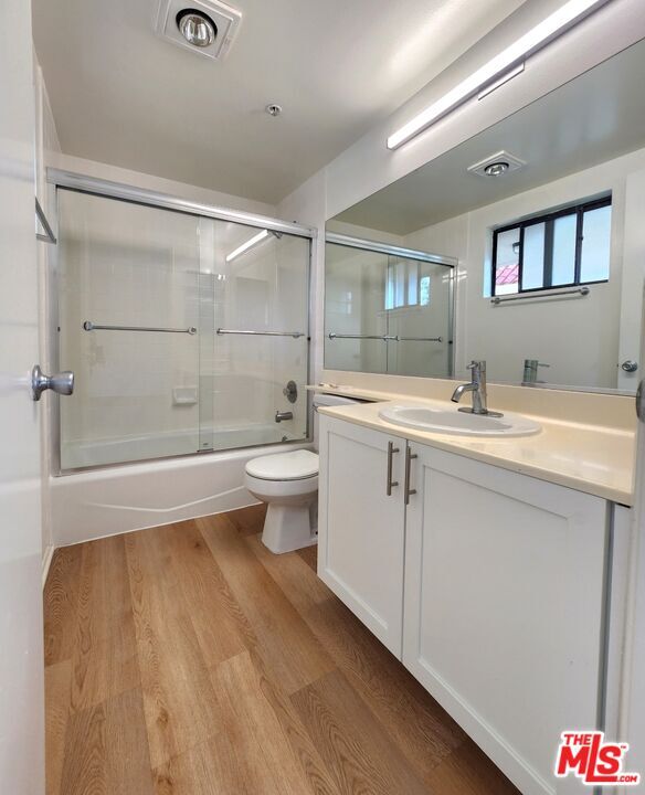 Building Photo - 832 3rd St