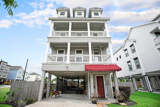 Building Photo - 1333 N Meyer Ave