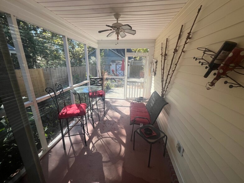 Building Photo - 5343 Tidewater Dr