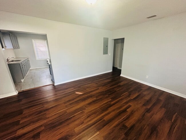 Building Photo - 3146 2nd St Cir