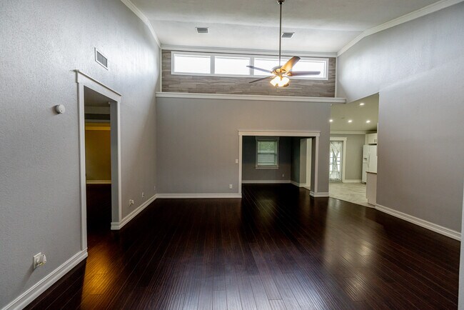 Building Photo - 8933 Bayaud Dr