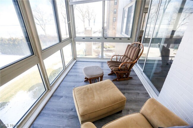 Building Photo - 12520 Edgewater Dr