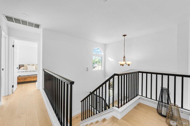 Building Photo - 2115 Oat Hill Ct