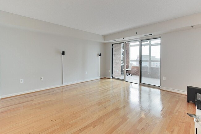 Building Photo - 2181 Jamieson Ave