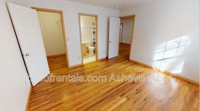Building Photo - 203 W Jordan St