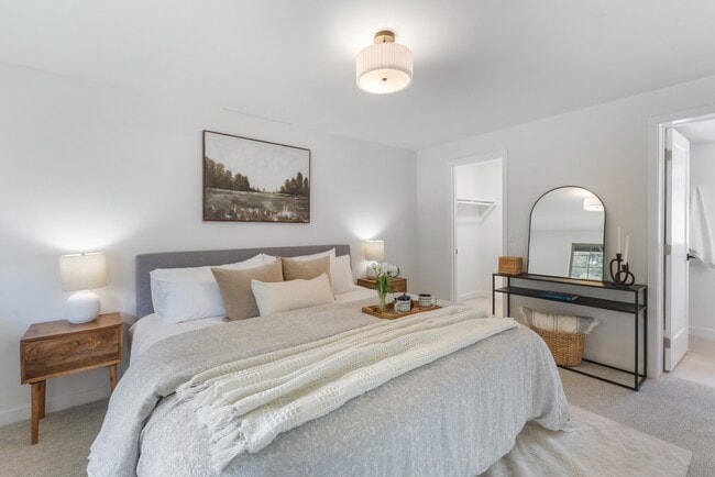 Building Photo - Fully Remodeled 4BR Rambler in Private Federal Way Community