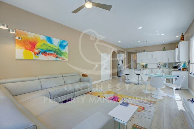 Building Photo - One of a kind, GREAT floorplan in Twelve B...