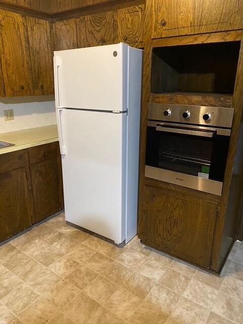 Building Photo - 605 Linda Ann Ave