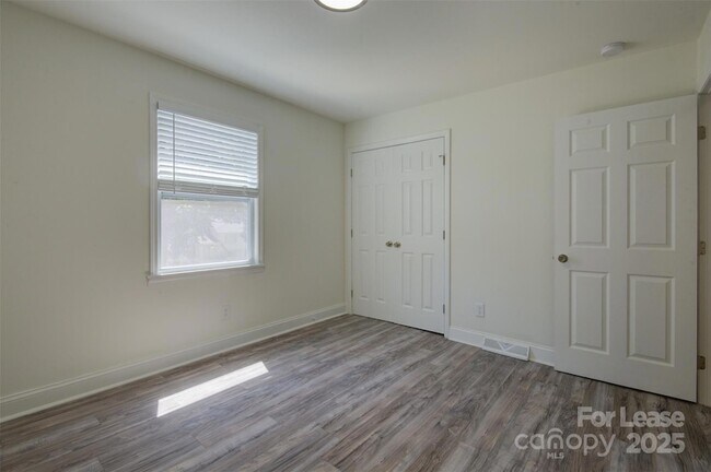 Building Photo - 3900 Rhodes Ave