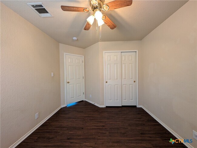 Building Photo - 249 Val Verde Dr