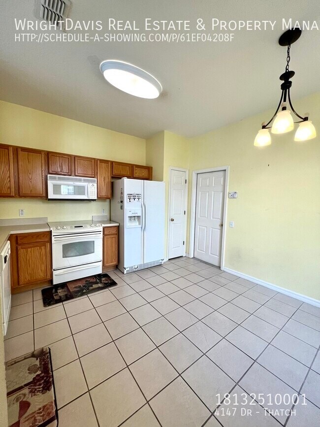 Building Photo - Large townhome at Sabal Pointe!