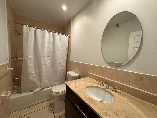 Building Photo - 2536 Van Buren St