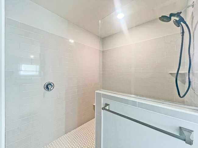 Building Photo - Sparkling Like-New 2-story w/ Full Walkout on Pond with Office-Bedroom 6, Pets OK!