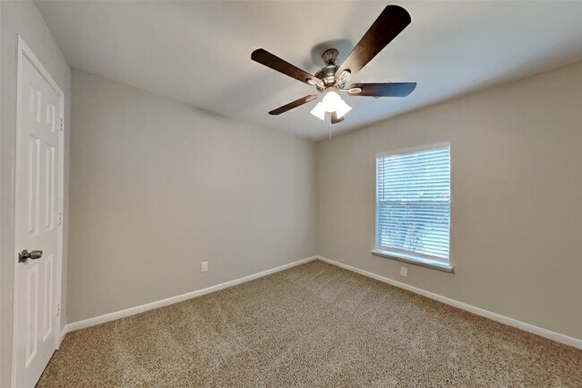 Building Photo - 10107 Sands Trail Ct