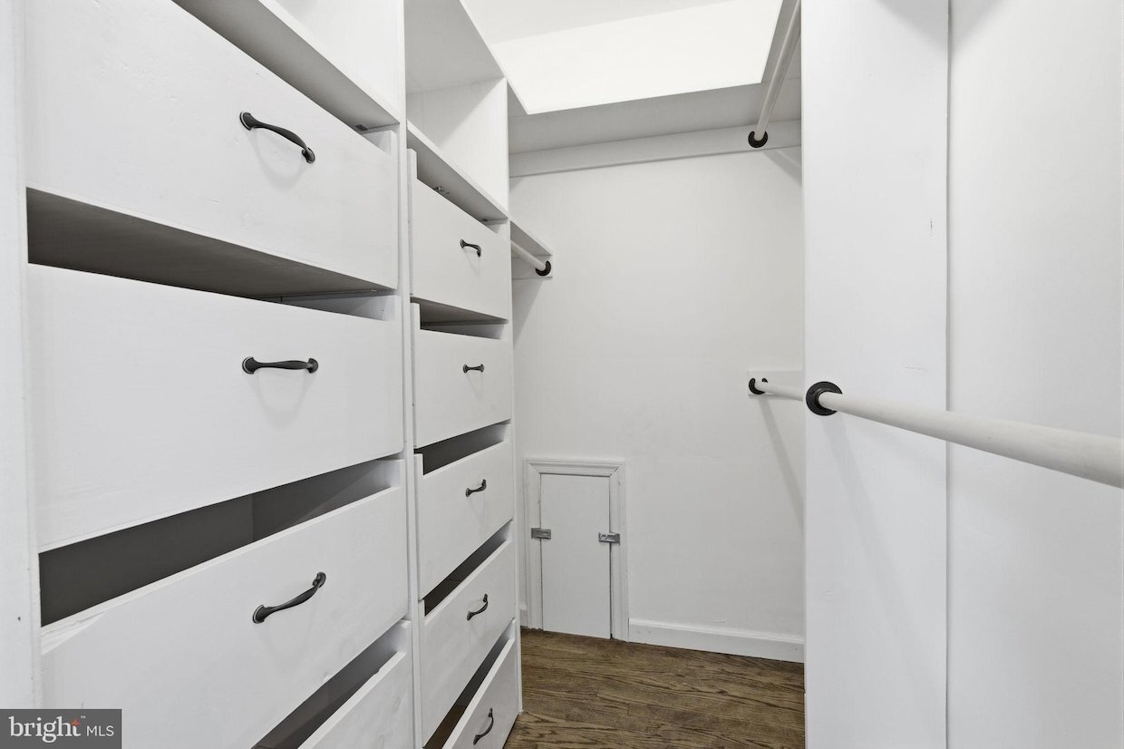 Building Photo - 3225 Chestnut St NE