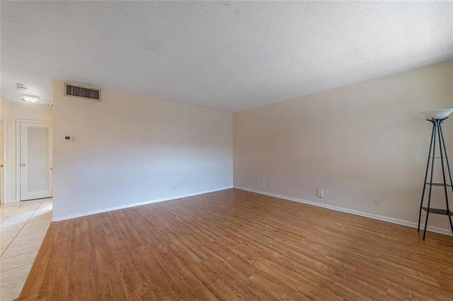 Building Photo - 2424 NE 9th St