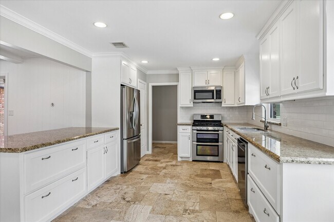 Building Photo - 9310 Woodmeadow St