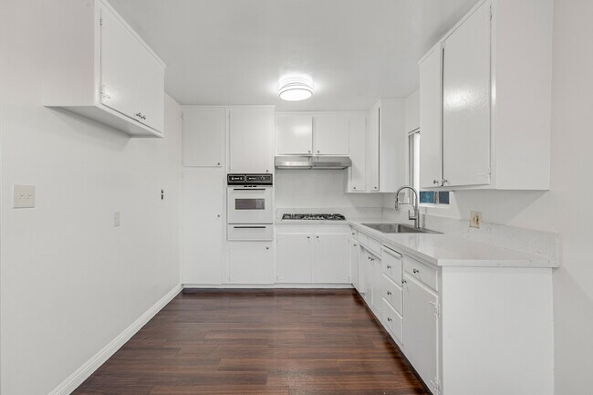 Building Photo - 2701 S Peck Ave