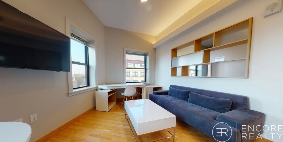 Building Photo - 115 Mt Auburn St