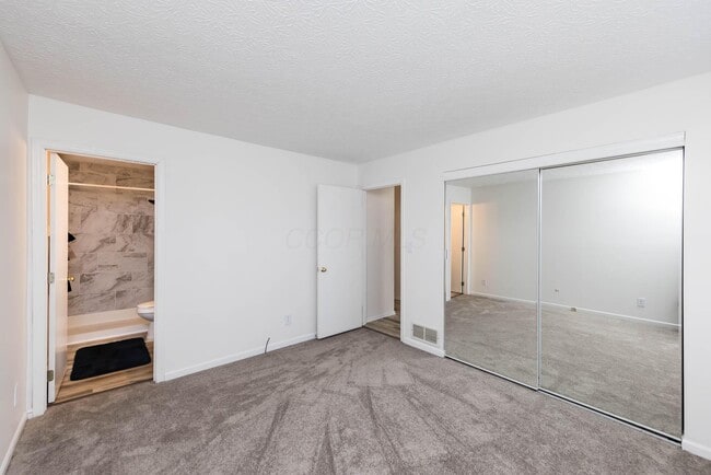 Building Photo - 2423 Sutter Pkwy