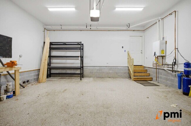 Building Photo - Stunning 5 Bedroom Waterfront Home with 2 car garage