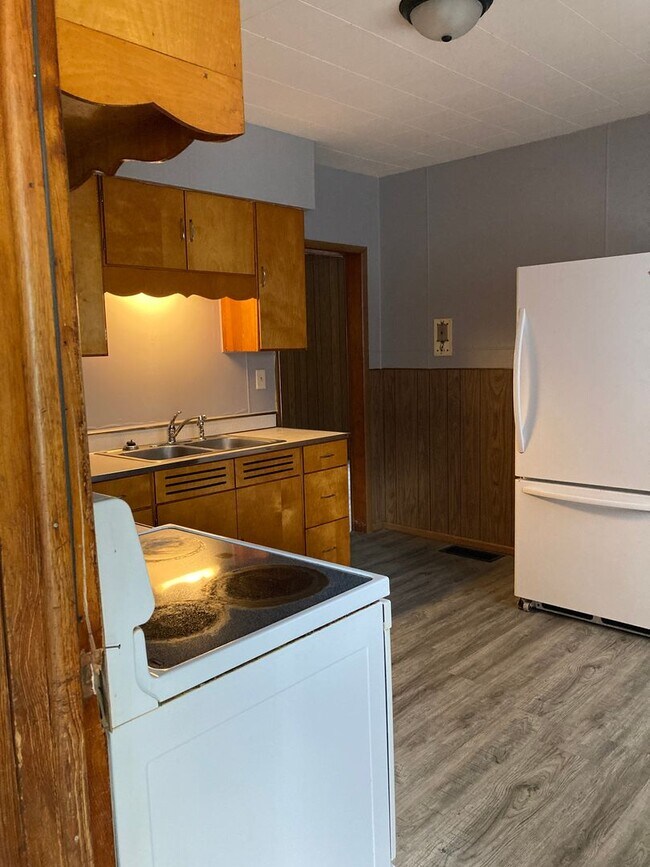 Building Photo - Charming 3 bedroom 1 bath