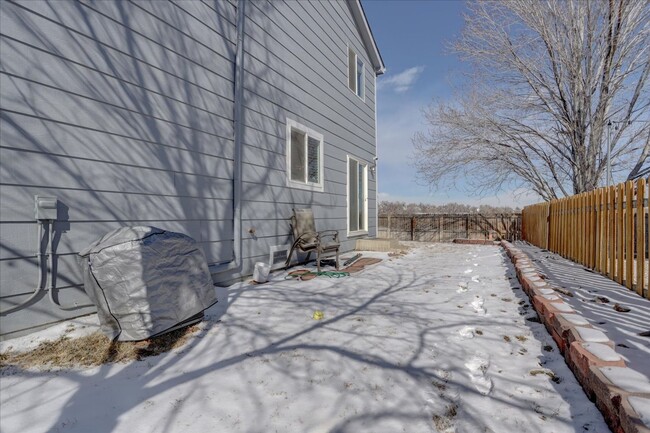 Building Photo - Updated 3bed/2bath on private culdesac in Thornton!!