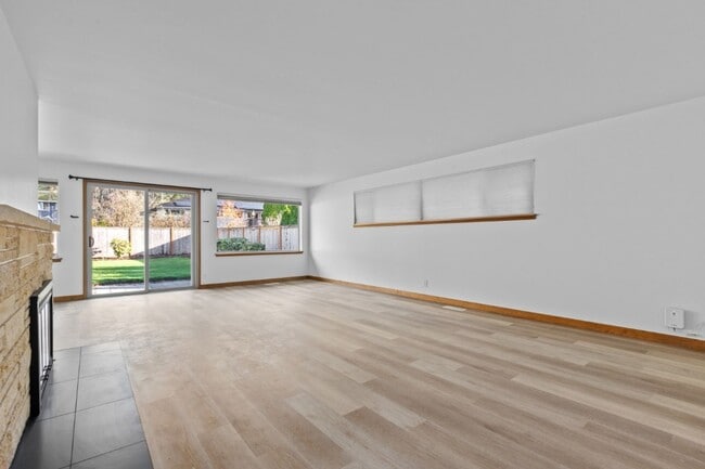 Building Photo - 4Bd/1.75Ba Seattle House